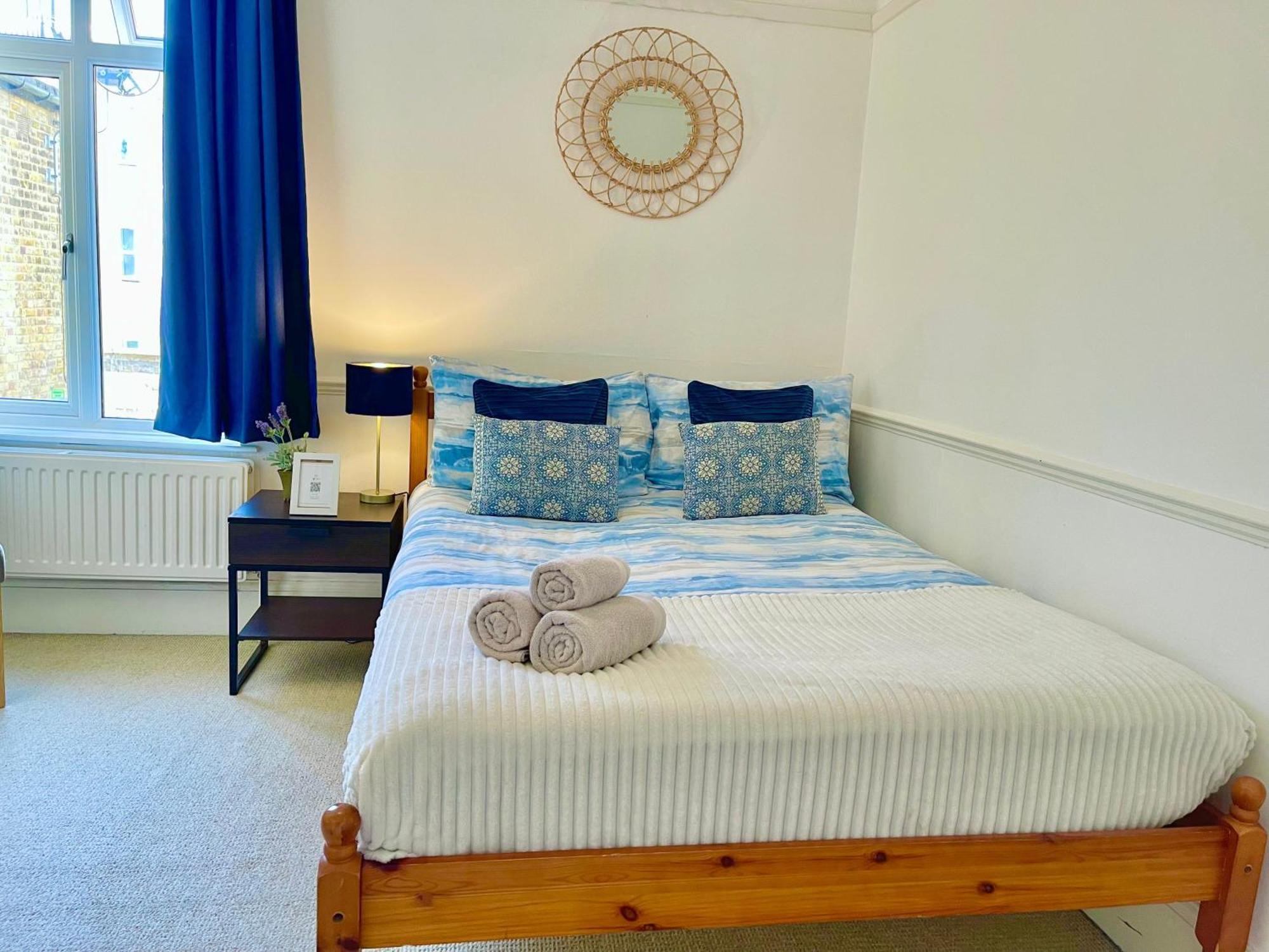 Apartment Central Hammersmith 3-Bedroom Maisonette With Private Rooftop Terrace & Free Wifi
